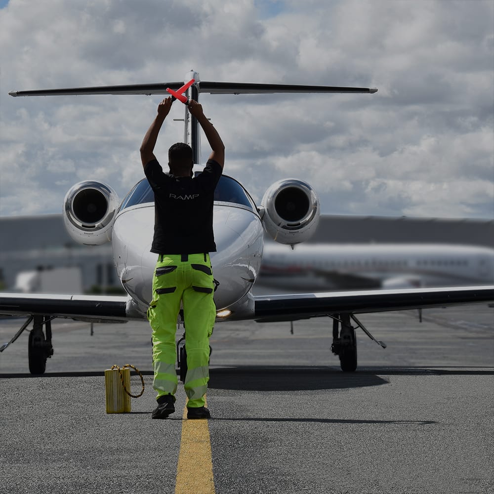 Terminal Astonsky : FBO d'assistance aux avions privés